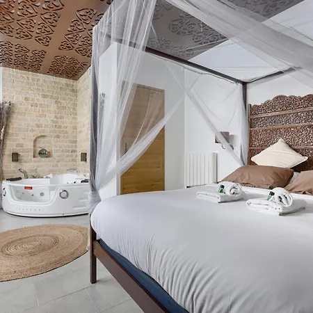 Mykeypers - Lovely With Jacuzzi Parigi